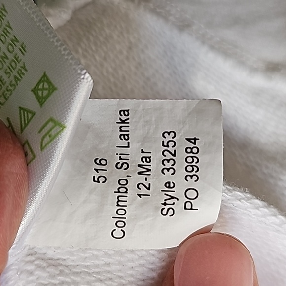 Lilly pulitzer sweatshirt size small. 1/2 zipper. White. - Picture 8 of 11